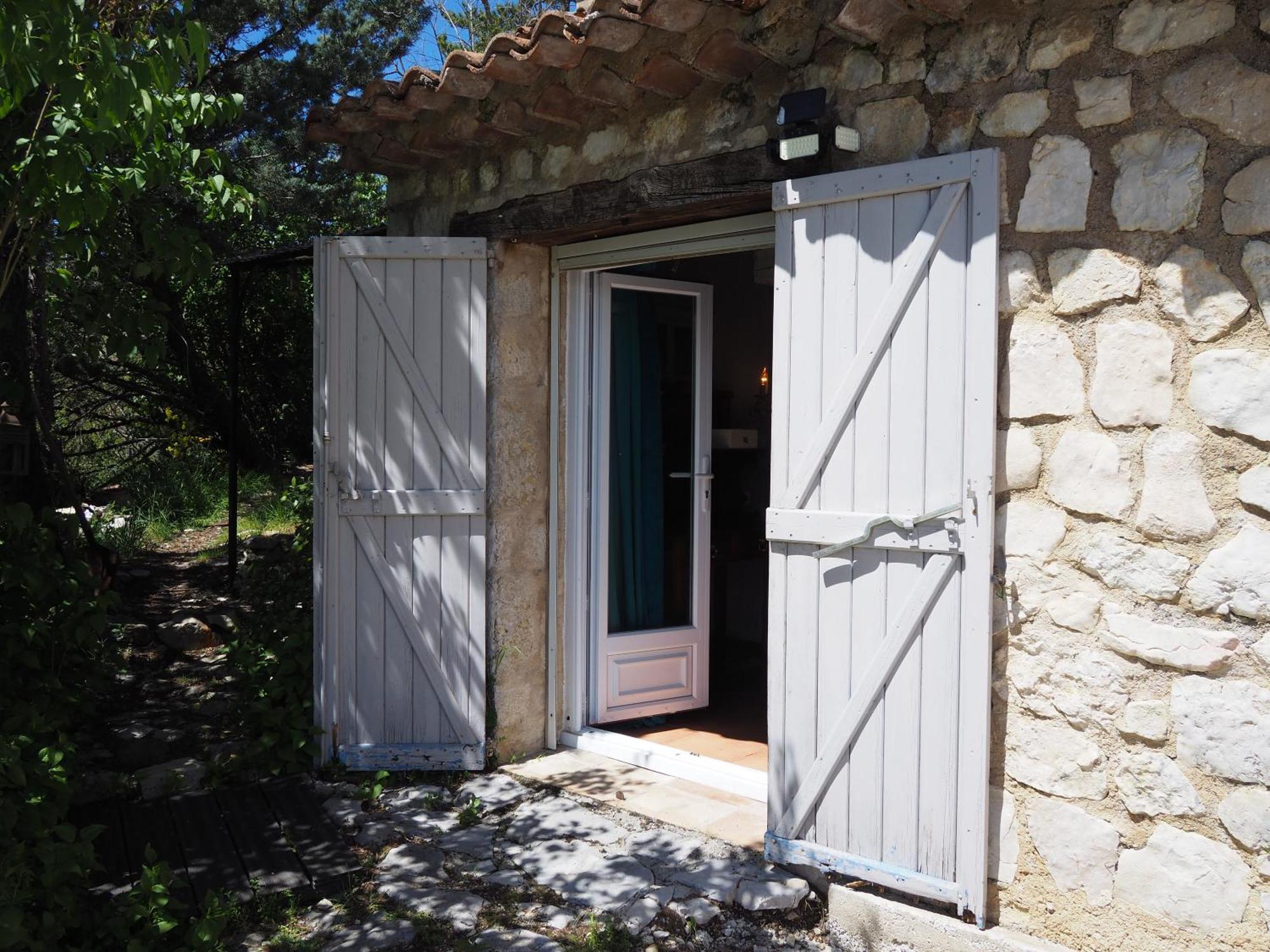 Chambre Familiale Avec Terrasse Aux Portes Du Verdon Lägenhet Trigance Exteriör bild